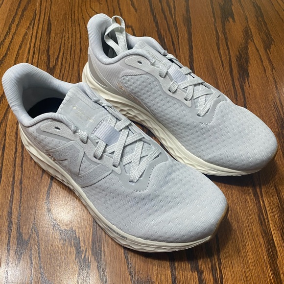 New Balance Shoes - New Balance Arishi V4 Fresh Foam LIGHTWEIGHT  Women's Low Top Athletic Sneakers